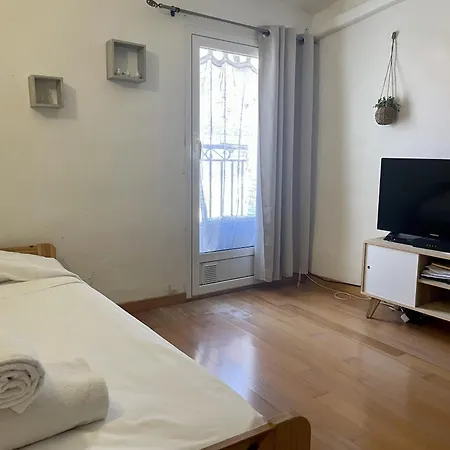 Joli Pour 3 Personnes A דירה מנטון